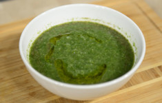 Овсяные оладьи. Крем-суп из шпината, Стейк из индейки. Зеленый салат, Филе трески