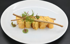 Японский омлет тамаго с хлебными палочками